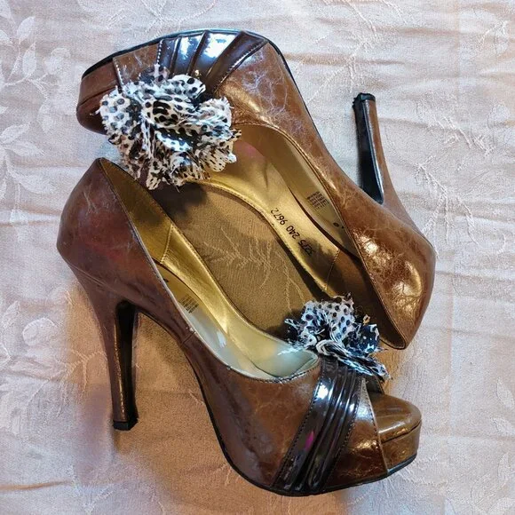 Grupo Vimoda Brown High Heels with Leopard Print Flowers, Size 6.5, Used - Picture 3 of 9